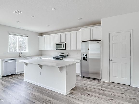 3rd image of 839 SAN ANTONIO Drive