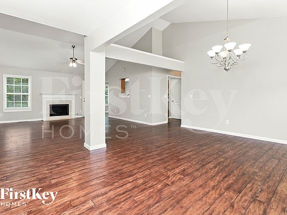 3rd image of 88 Wyndham Walk