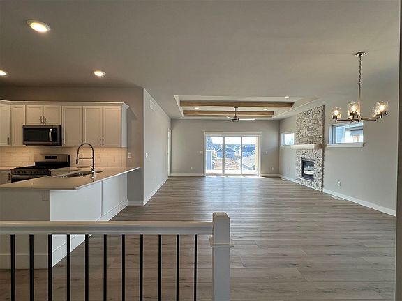 3rd image of 1255 Berkshire Ln