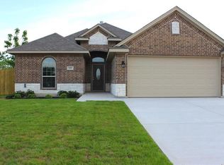 125 NW Springtide Dr, Burleson, TX 76028