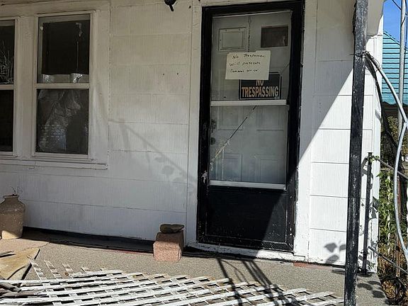 3rd image of 207 N 9th St