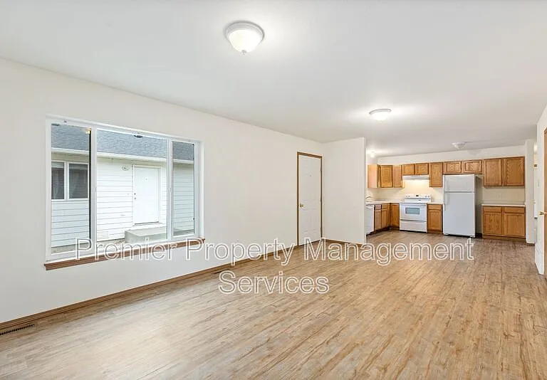 408 Rice Ln — Photo 3