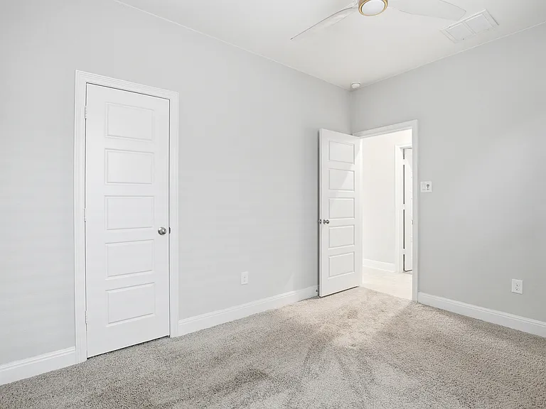 12139 Casparis — Photo 13