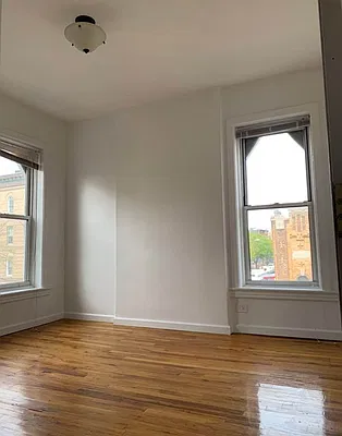 Rented by EXR | media 9