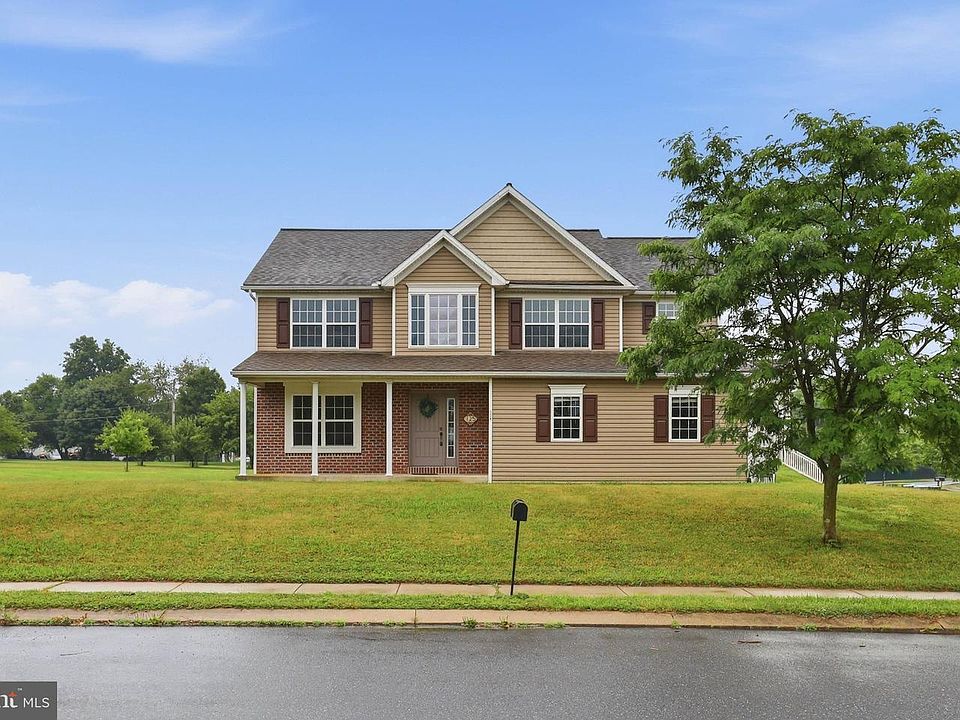 1st image of 125 Woodmeadow Dr