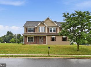 125 Woodmeadow Dr, Denver, PA 17517