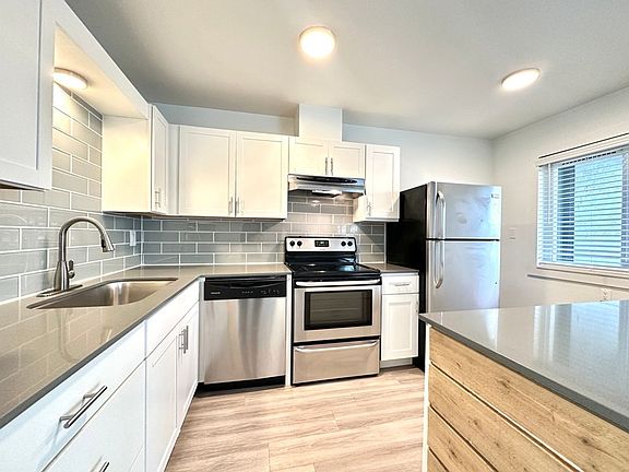 4th image of 13555 SW Jenkins Rd #3