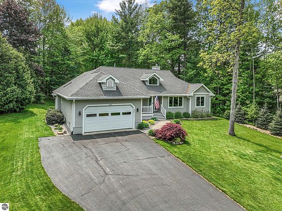 3rd image of 9111 Settlers Ln