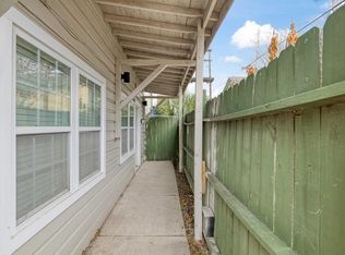 1217 Market St, Galveston, TX 77550
