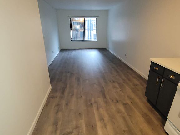 5th image of 660 Baltic St #1