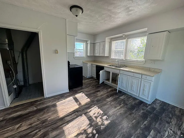 131 W Lordeman St — Photo 8