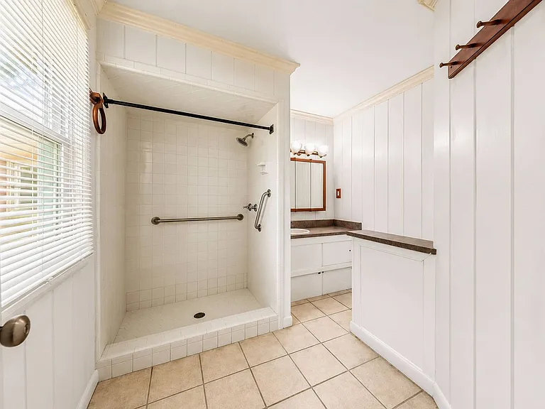 855 Catalina Dr — Photo 12