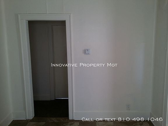 4th image of 2040 E Bergin Ave