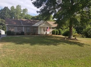 1007 Willowbank Ct, Ashland City, TN 37015