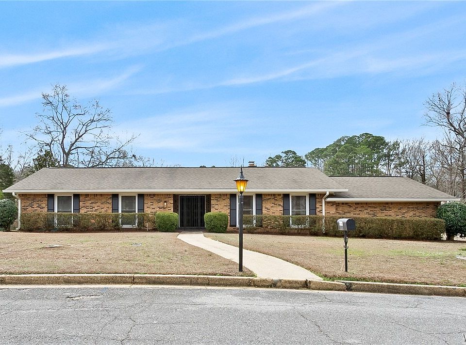 1st image of 2833 Forest Mnr