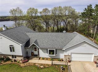 1528 Lake Rd, Altoona, WI 54720