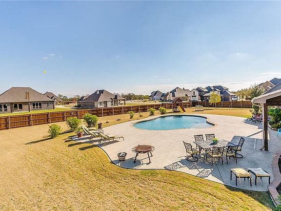 5th image of 900 Egan Way Ct