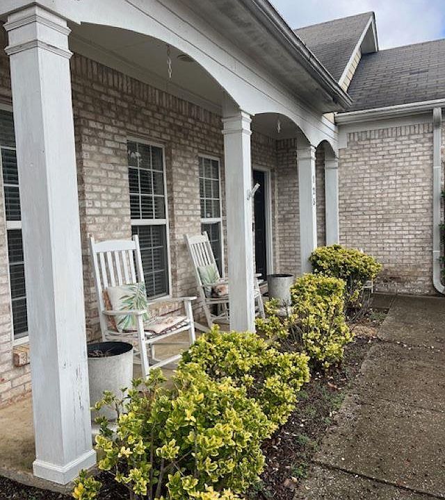 2nd image of 125 Kentwood Ter
