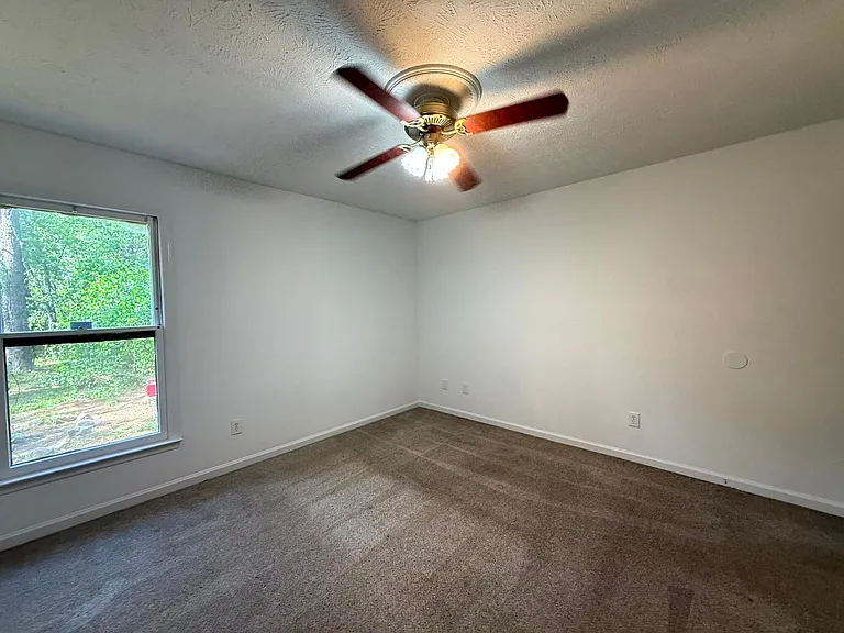5481 Landview Pl — Photo 15