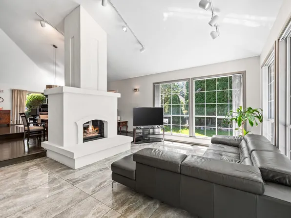 2289 131a St, Surrey, BC V4A 9B1