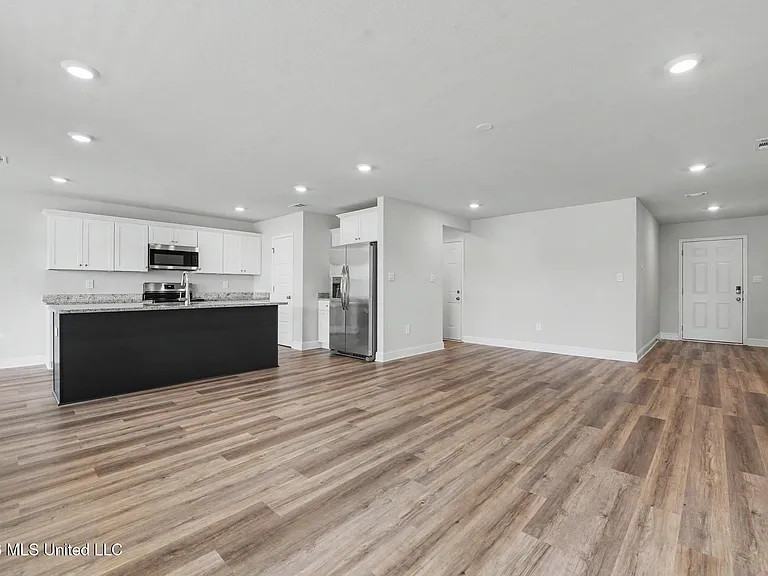 107 Mill Ct — Photo 6
