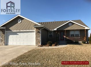 2514 Deer Trl, Junction City, KS 66441