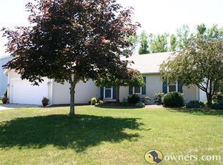 1144 Heritage Ln, Oregon, OH 43616