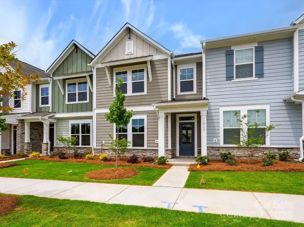 10121 Mamillion Dr, Huntersville, NC 28078