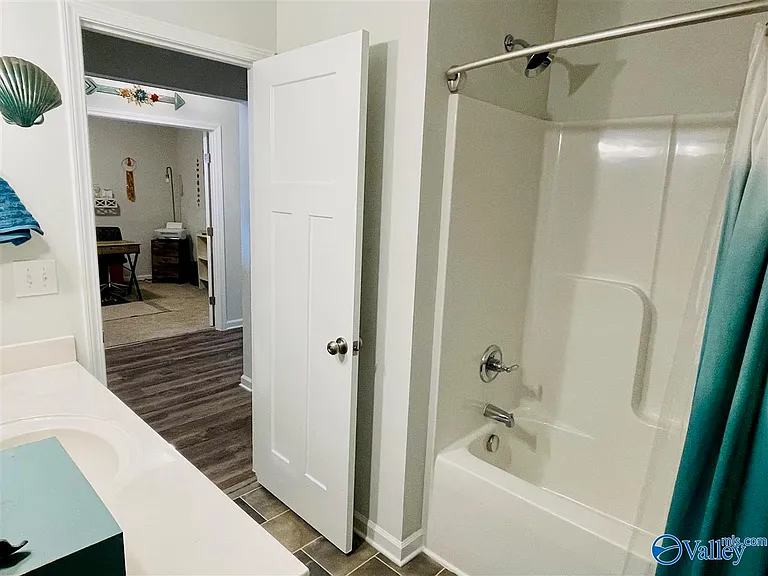 115 Edgestone Dr — Photo 20