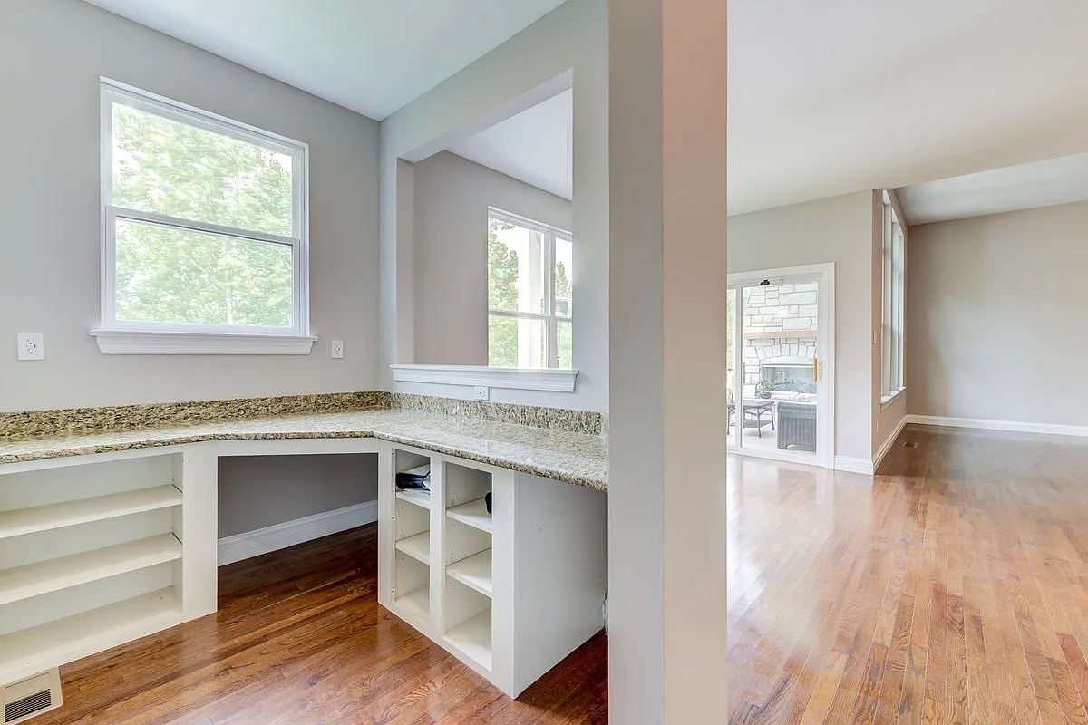 6 bed, 4.5 bath, 5076 sqft, $5,500 — Photo 4