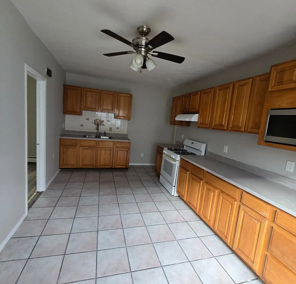3 bed, $1,950 — Photo 1