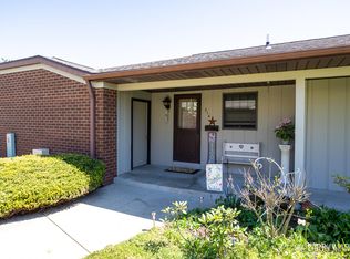 214 Bona Vista Dr NW, Grand Rapids, MI 49504