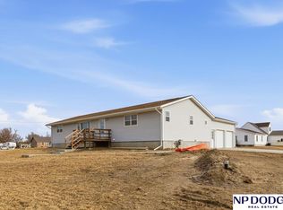 921 E 8th St, North Bend, NE 68649