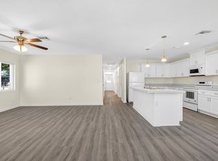 857 W 3rd St, Riviera Beach, FL 33404