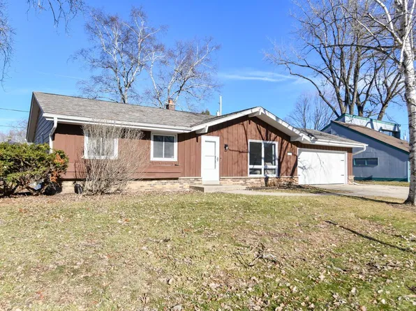 1636 West Fairfield COURT, Glendale, WI 53209