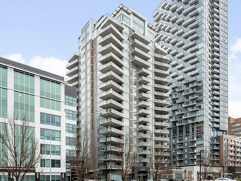 530 12th Ave SW #1201 — Photo 4