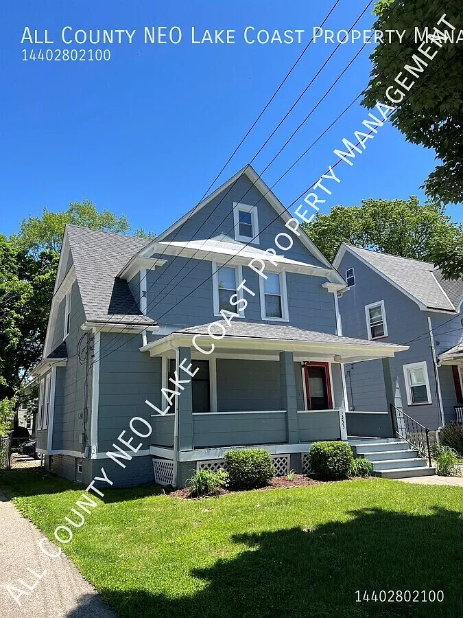 1353 Cove Ave photo 1