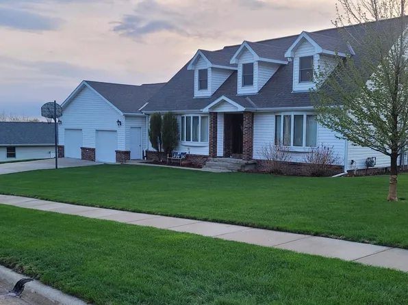 850 Gottsch Dr, Arlington, NE 68002