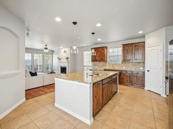 520 Eastland Dr, The Colony, TX 75056