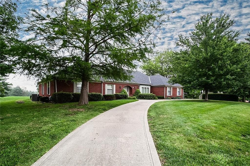 1406 Golf Club Dr