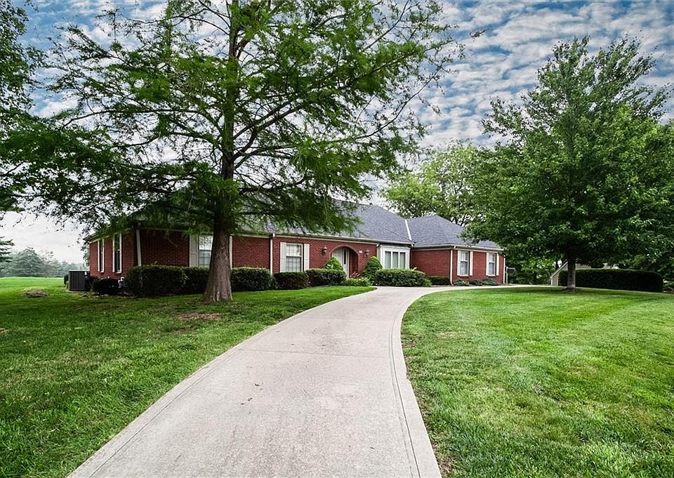 1st image of 1406 Golf Club Dr
