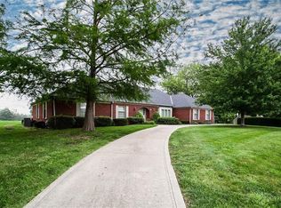1406 Golf Club Dr, Richmond, MO 64085
