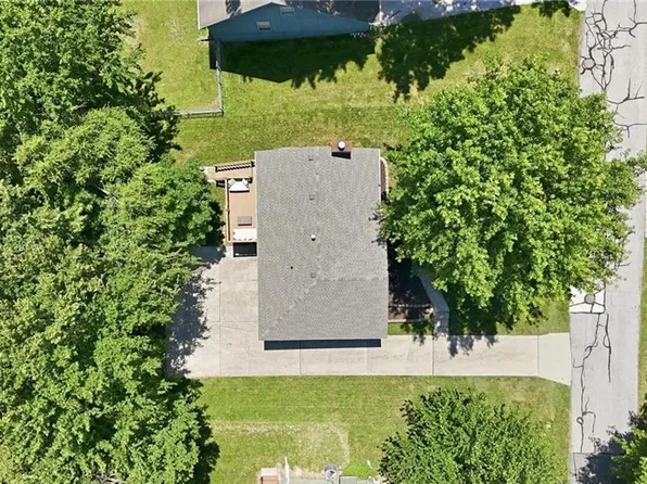 8808 N Oxford Ave, Kansas City, MO 64157