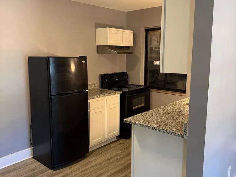 19611 Schoenherr St #1N — Photo 8