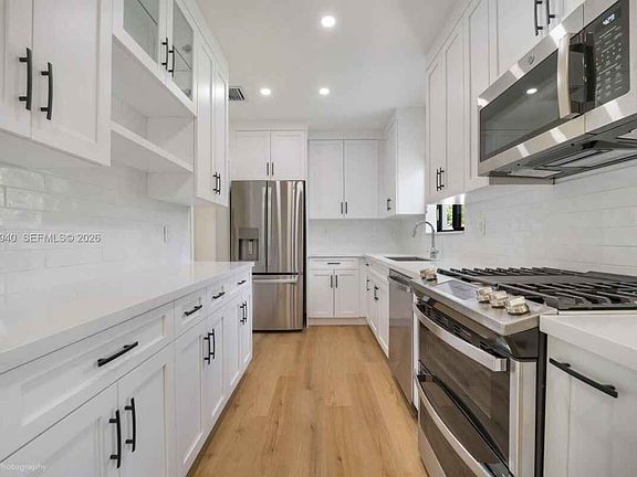 4th image of 5970 SW 16th St
