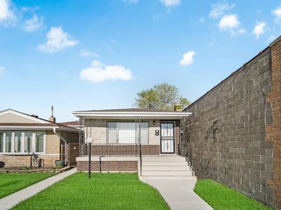 8851 S State St, Chicago, IL, 60619