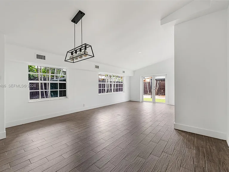 6768 SW 104th Ave — Photo 18