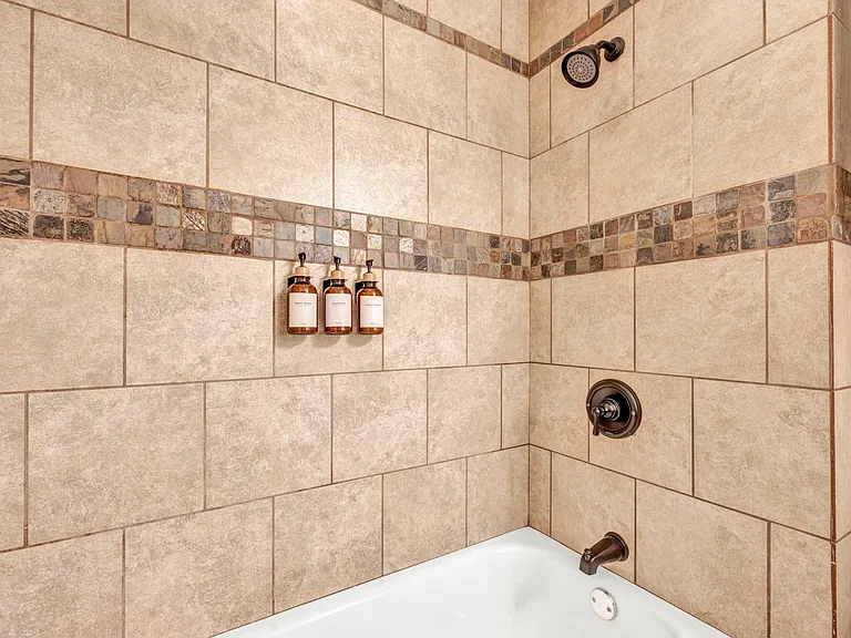 2042 E 4th St #300 — Photo 32