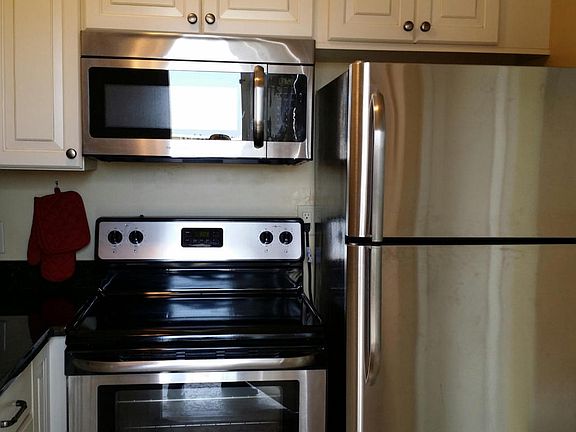 5th image of 629 SE 19th Ave APT 502