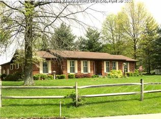 12 Pinecrest Dr, Huntington, WV 25705